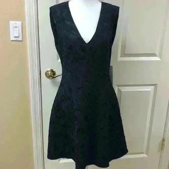 NWT BCBGMaxazria Hanneli Leopard-Jacquered Dress - Picture 3 of 12